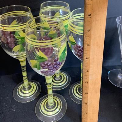 LOT:181: Bar Essentials Including Hand Painted Wine Glasses, a Crystal Stopper, English Hand Cut Crystal Glasses, Baileys Mug, Windsor...