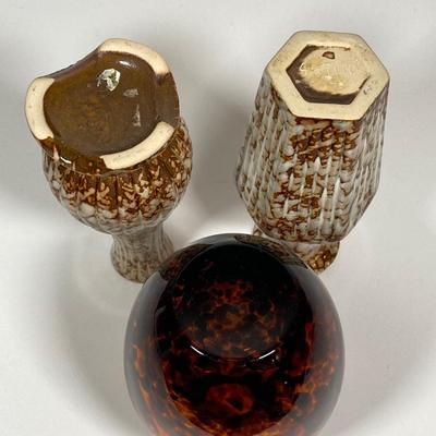 LOT 230: Mid-Century Modern Tortoise Shell Pattern Curved Vase with Three Miniature Vases