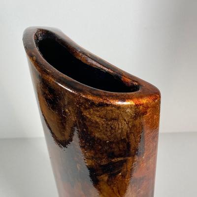 LOT 230: Mid-Century Modern Tortoise Shell Pattern Curved Vase with Three Miniature Vases