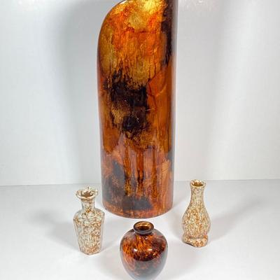 LOT 230: Mid-Century Modern Tortoise Shell Pattern Curved Vase with Three Miniature Vases