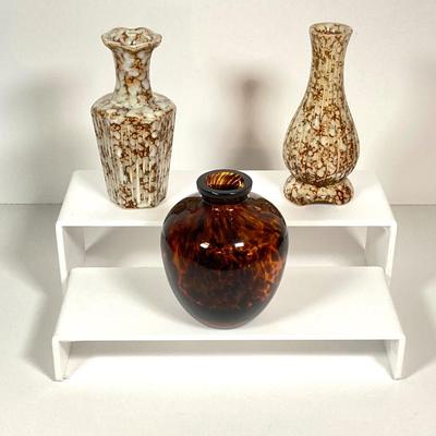 LOT 230: Mid-Century Modern Tortoise Shell Pattern Curved Vase with Three Miniature Vases