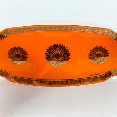 LOT 231: Mid-Century Modern Kitchen Collection - Serving Tray, Sanko-Ware Show Pan, Painted Trivet, Ikea Plastic Drinking Cups