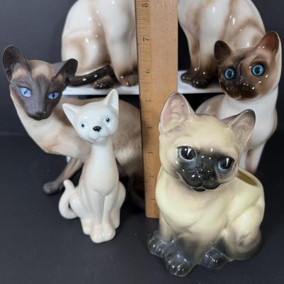 LOT 240: Siamese Cat Collection: Enesco, anticipation by Eric Tenney Limited Edition & More