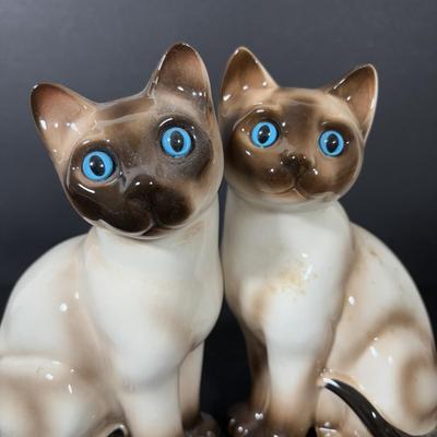 LOT 240: Siamese Cat Collection: Enesco, anticipation by Eric Tenney Limited Edition & More
