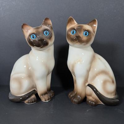 LOT 240: Siamese Cat Collection: Enesco, anticipation by Eric Tenney Limited Edition & More