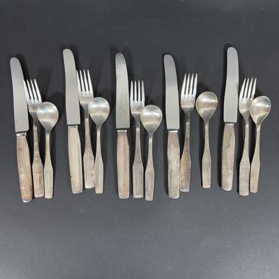 LOT 241: Rostfrei-Solingen-Pott Made in Germany Flatware, Vintage Hazel Atlas Pastel Milk Glass Children's Teacups/Saucers/Plates,...