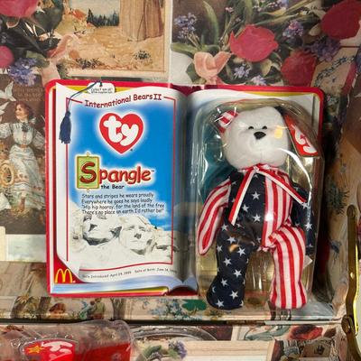 LOT 245: Beanie Baby Collection!