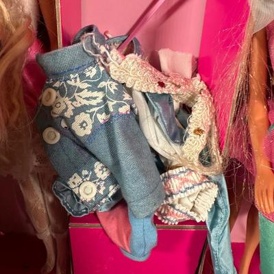 LOT 248: Vintage The Sunshine Family Doll & Craft Case w/ Barbie Fashion & Doll Carry Case