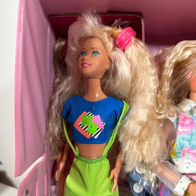 LOT 248: Vintage The Sunshine Family Doll & Craft Case w/ Barbie Fashion & Doll Carry Case