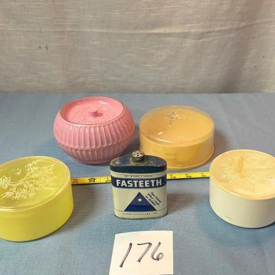 Vintage Bathroom Lot