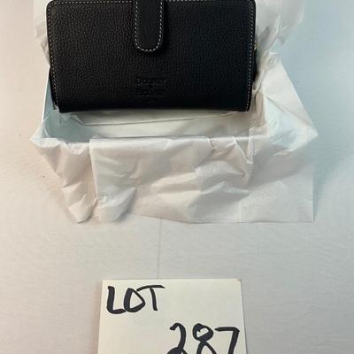 Lot F 287 NWT Dooney & Bourke Black Leather Wallet
