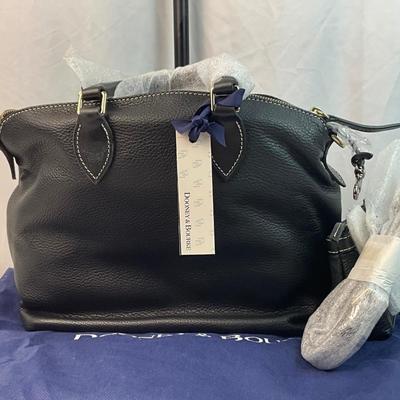 Lot F 289 NWT Dooney & Bourke Handbag with Coin Purse & Keychain