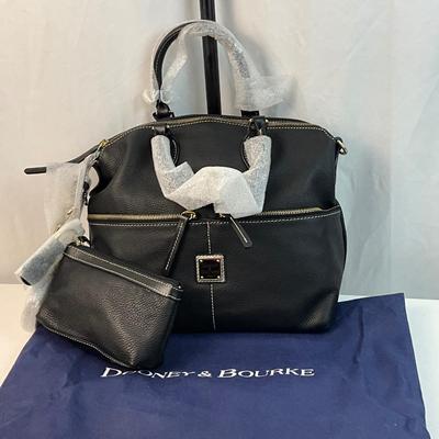 Lot F 289 NWT Dooney & Bourke Handbag with Coin Purse & Keychain