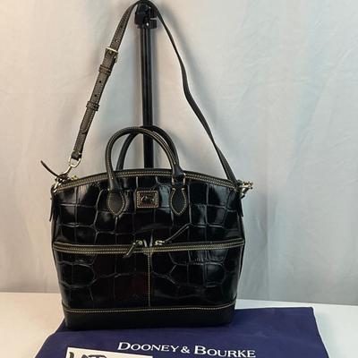 Lot F 290 NWT DOONEY & BOURKE EMBOSSED CROCODILE HANDBAG