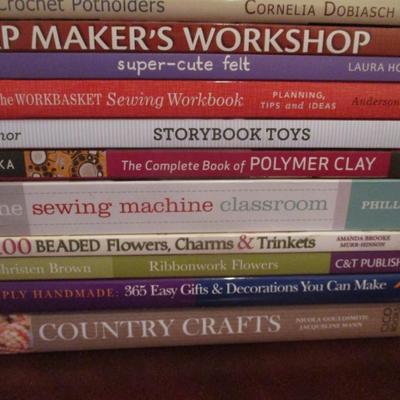 Variety Of Creative Arts & Crafts Books A Few Knitting Soap Makers Wreaths Hand Printing #3