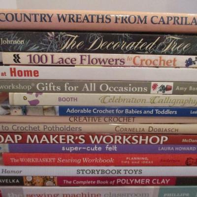 Variety Of Creative Arts & Crafts Books A Few Knitting Soap Makers Wreaths Hand Printing #3