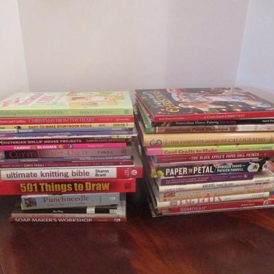 Variety Of Creative Arts & Crafts Books A Few Storybook Dolls Knitting Drawing Punch Needle Wreaths Mosaic Murals #4