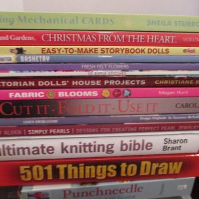 Variety Of Creative Arts & Crafts Books A Few Storybook Dolls Knitting Drawing Punch Needle Wreaths Mosaic Murals #4