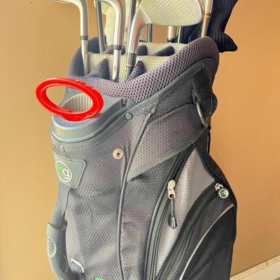 Master Grip Golf Bag & Assorted Clubs