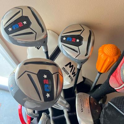 Master Grip Golf Bag & Assorted Clubs