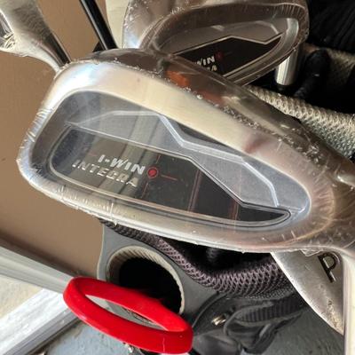 Master Grip Golf Bag & Assorted Clubs