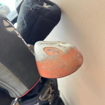 Hunter Golf Bag & Assorted Golf Clubs