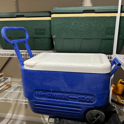 Lot of 2 Vintage Igloo Coolers + Igloo Wheelie Cool