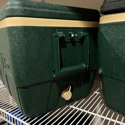 Lot of 2 Vintage Igloo Coolers + Igloo Wheelie Cool