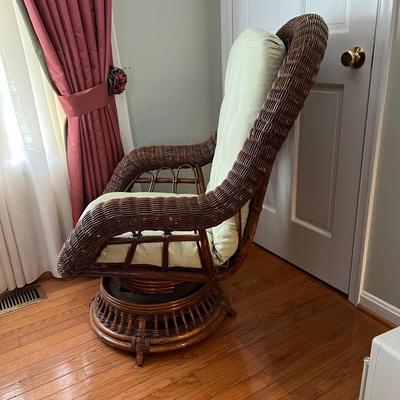 Rattan Swivel Chair