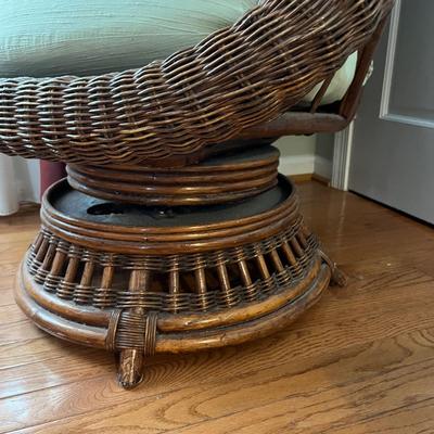 Rattan Swivel Chair