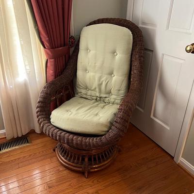 Rattan Swivel Chair