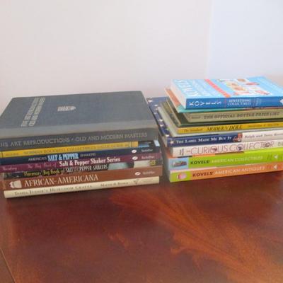 Fine Art Salt & Pepper Americana Antique Collectors Books #7