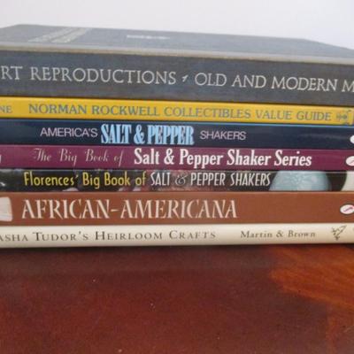 Fine Art Salt & Pepper Americana Antique Collectors Books #7