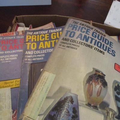 Antiques & Collectibles Guide Books #9
