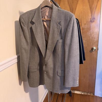 Jos. A. Bank, Tommy Hilfiger, and Other Suit Jackets and Vests - Men’s Size M-L (GB-DZ)