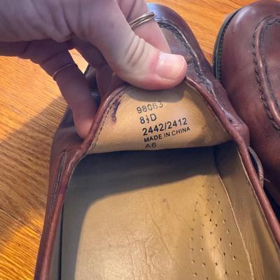 Lands’ End, Johnston & Murphy, and More Men’s Dress Shoes (GB-DZ)