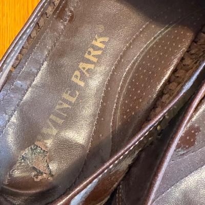 Lands’ End, Johnston & Murphy, and More Men’s Dress Shoes (GB-DZ)