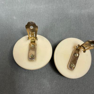 Vintage White glass and pink rhinestone clip earrings