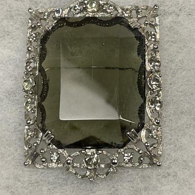 Large glass stone Sarah Coventry Brooch