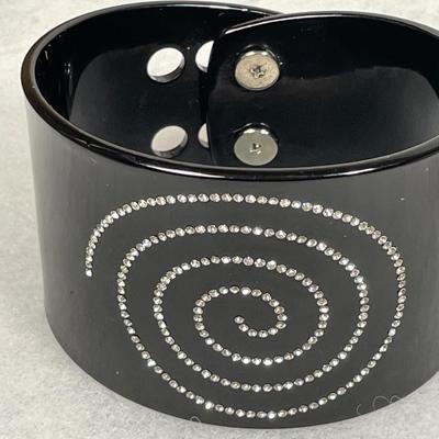 Wide bracelet with rhinestones