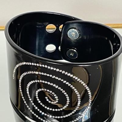 Wide bracelet with rhinestones