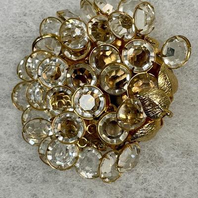 Clear Austrian crystal cha-cha pin
