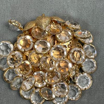 Clear Austrian crystal cha-cha pin