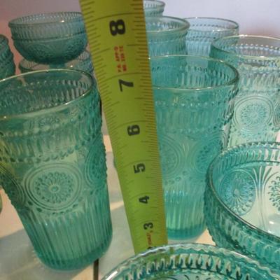 50+ Pieces Of The Pioneer Woman Stoneware Set