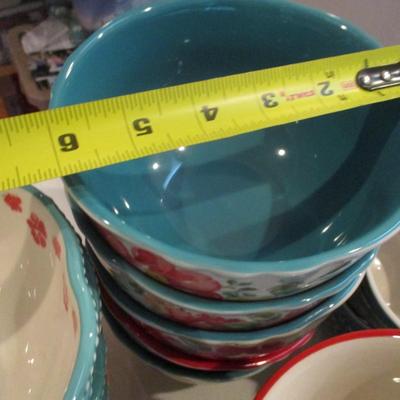 50+ Pieces Of The Pioneer Woman Stoneware Set