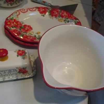The Pioneer Woman Serving Dishes