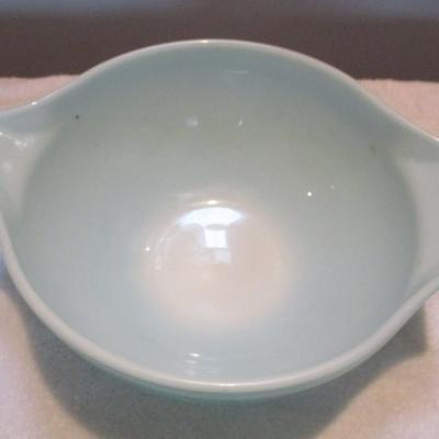 Pyrex Turquoise Scroll 443 2-1/2 qt Cinderella Bowl