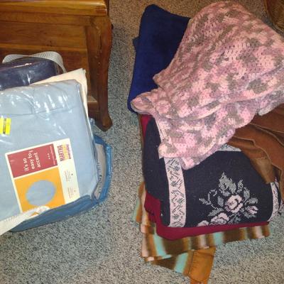 Collection of Linens- Includes Table Linens (Placemats and Runners)