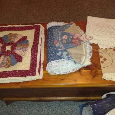 Collection of Linens- Includes Table Linens (Placemats and Runners)
