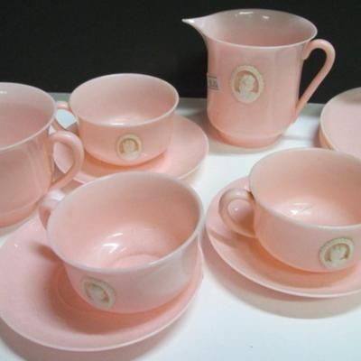 36 Pieces Of Vintage Dapol Plastics Inc Tea Set